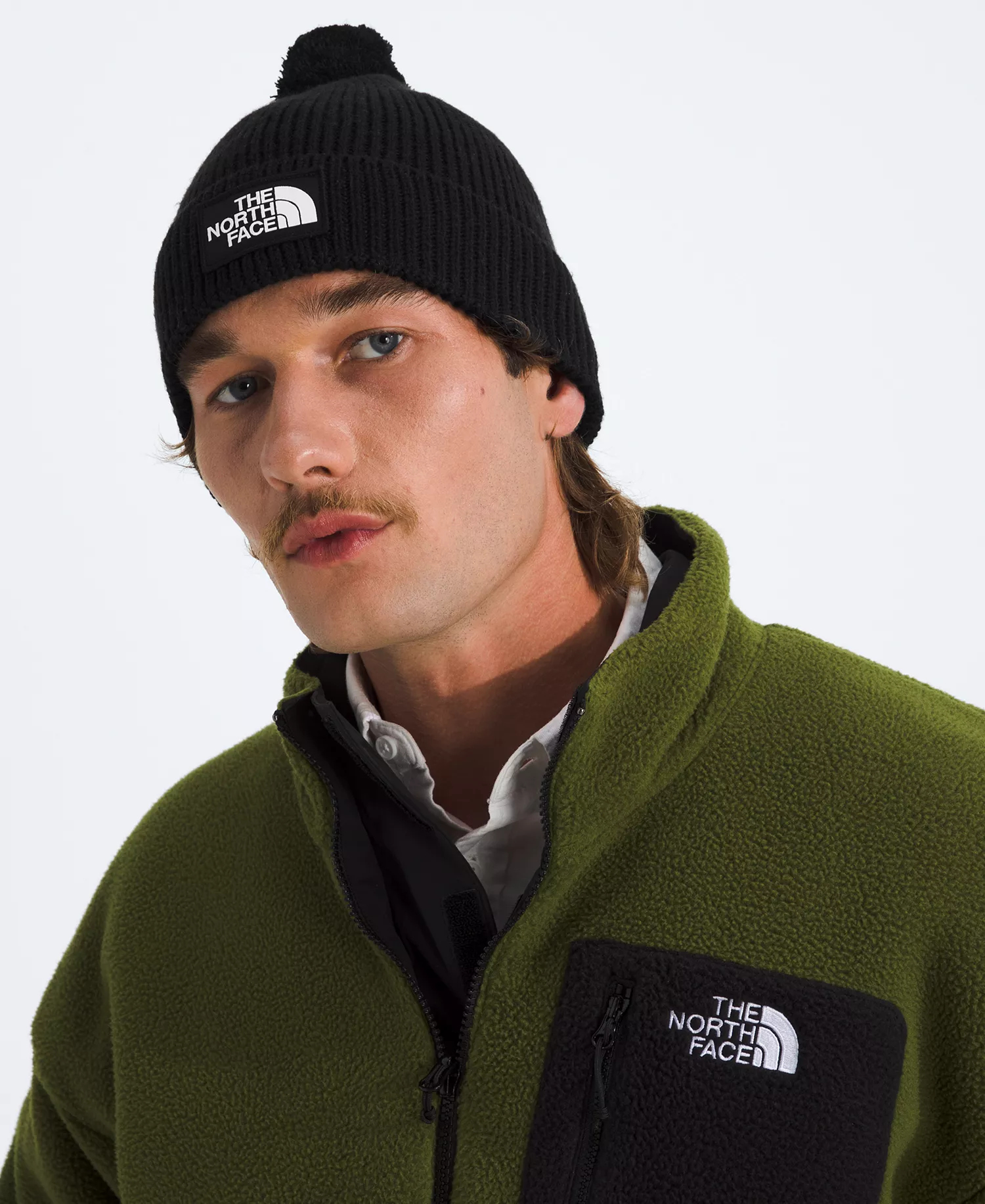 mni-09a26112bf2d835b6b9fe2e177662eac Men's Logo Box Pom Beanie