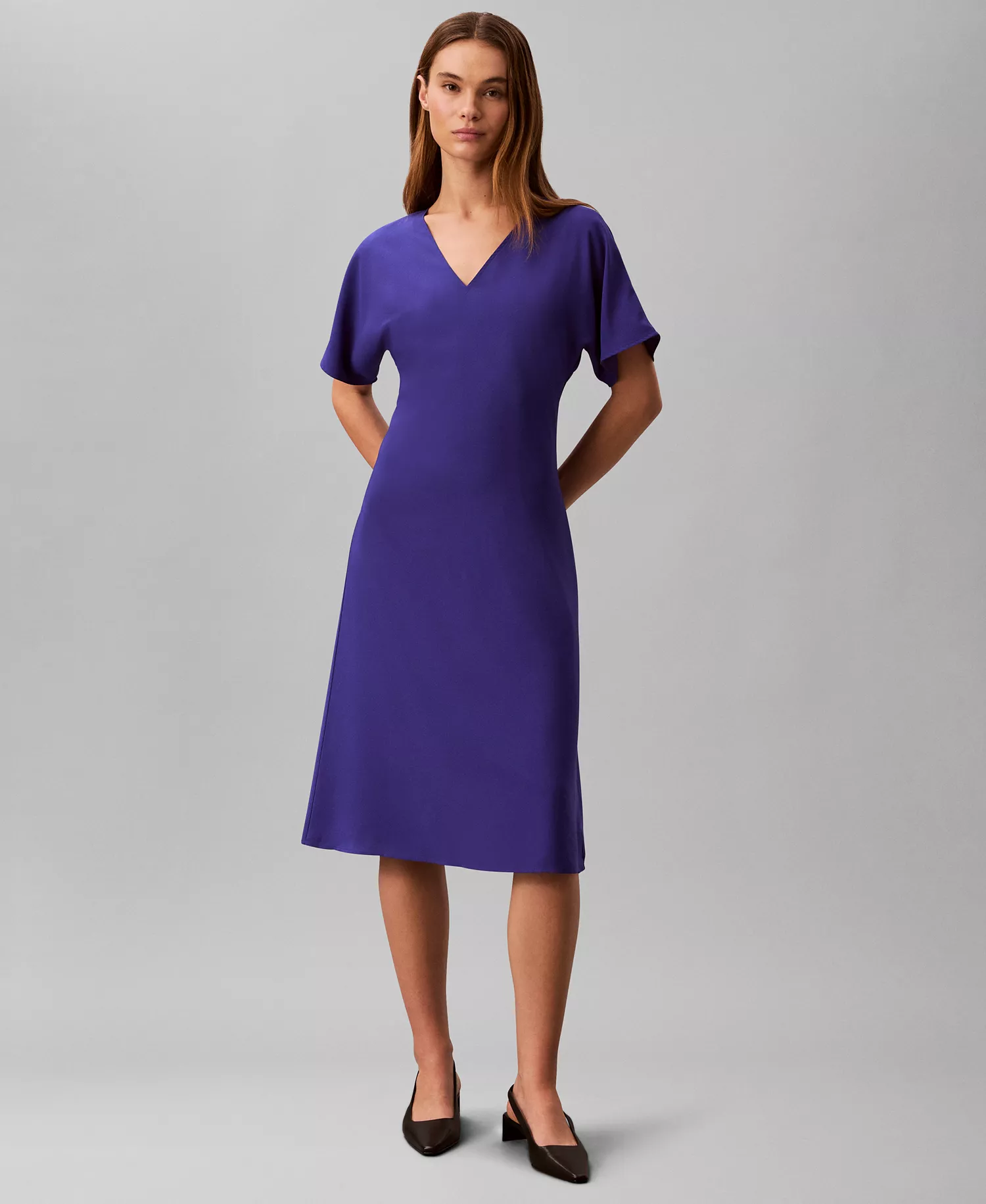 mni-155ede4d9e647ae33d3e0e62a8044c0c Women's V-Neck Midi Dress
