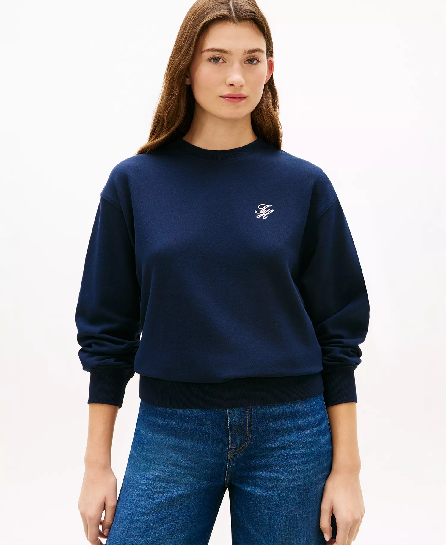 mni-159607a1389ef99bca6c0fb8b3f5ba43 Women's Script Logo Crew Neck Sweatshirt — изображение 3