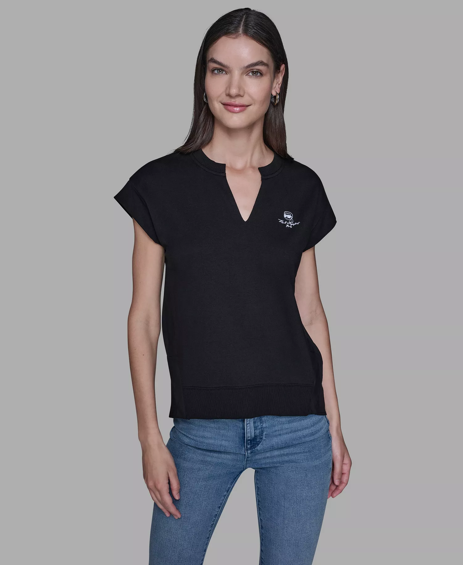 mni-24ac7c29260ebf6111188e8e20d11d04 Women's V-Neck Top