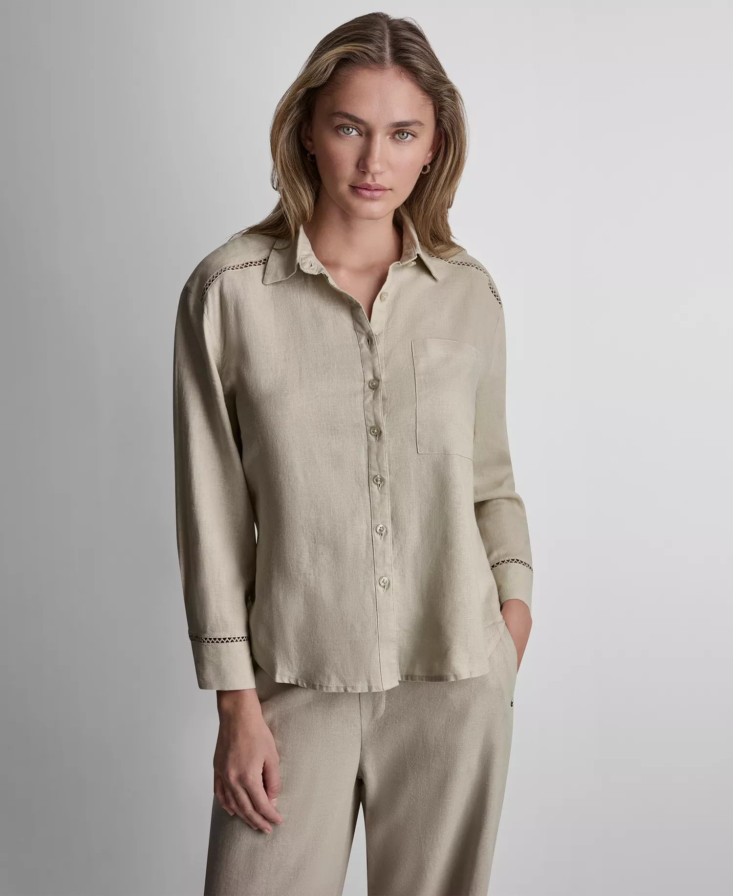 mni-2be7627cd522fca6bf9d17189f2a9dec Petite Linen-Blend Long-Sleeve Button-Front Shirt — изображение 3