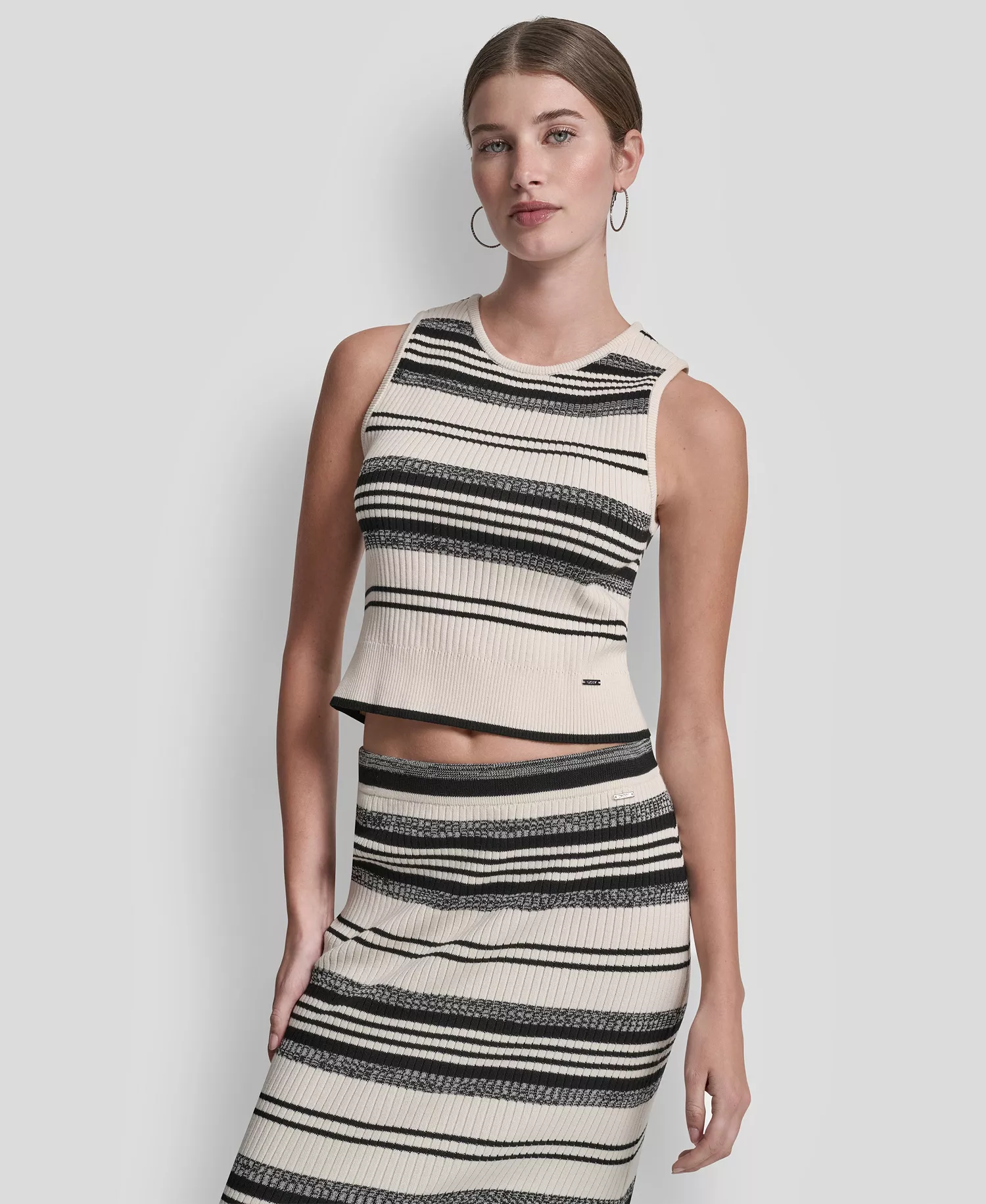 mni-3426e11764f5908346a537b853593a01 Women's Sleeveless Crew Neck Rib Sweater