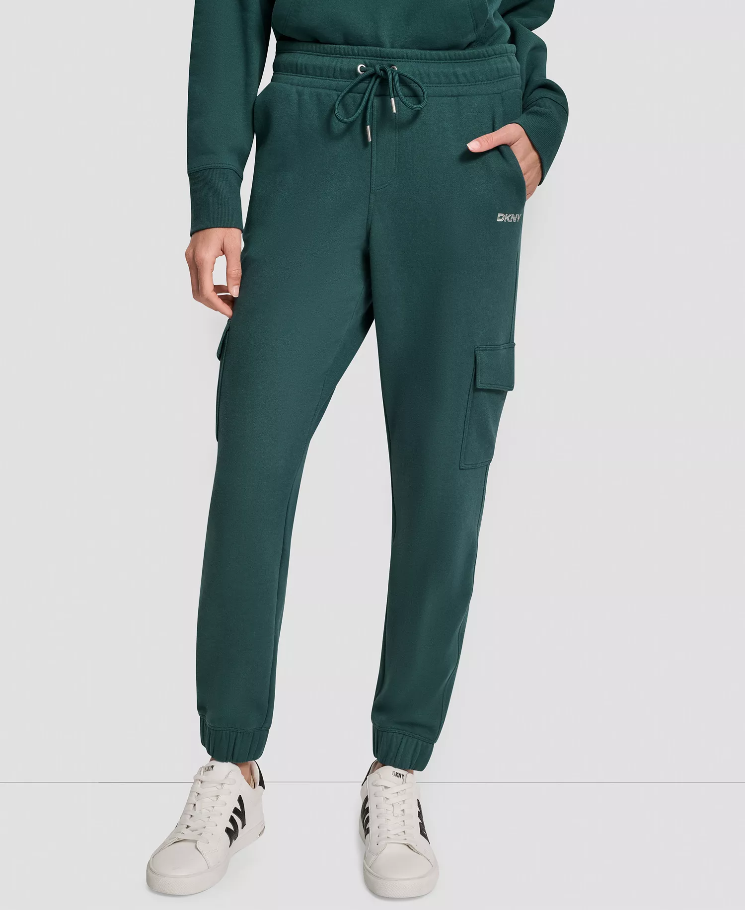 mni-4083b3c3c4fc98f89648b2e020e4547a Women's Studded-Logo Cargo Joggers — изображение 6