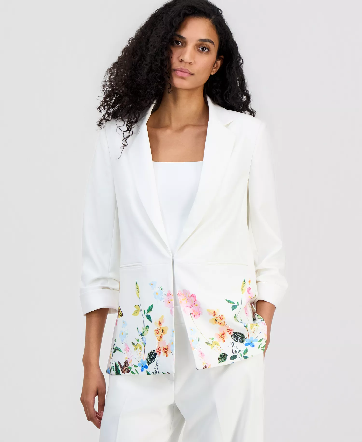 mni-756a76d4a0c762838246a2d098e851b9 Women's Notched-Lapel Scrunch-Sleeve Blazer
