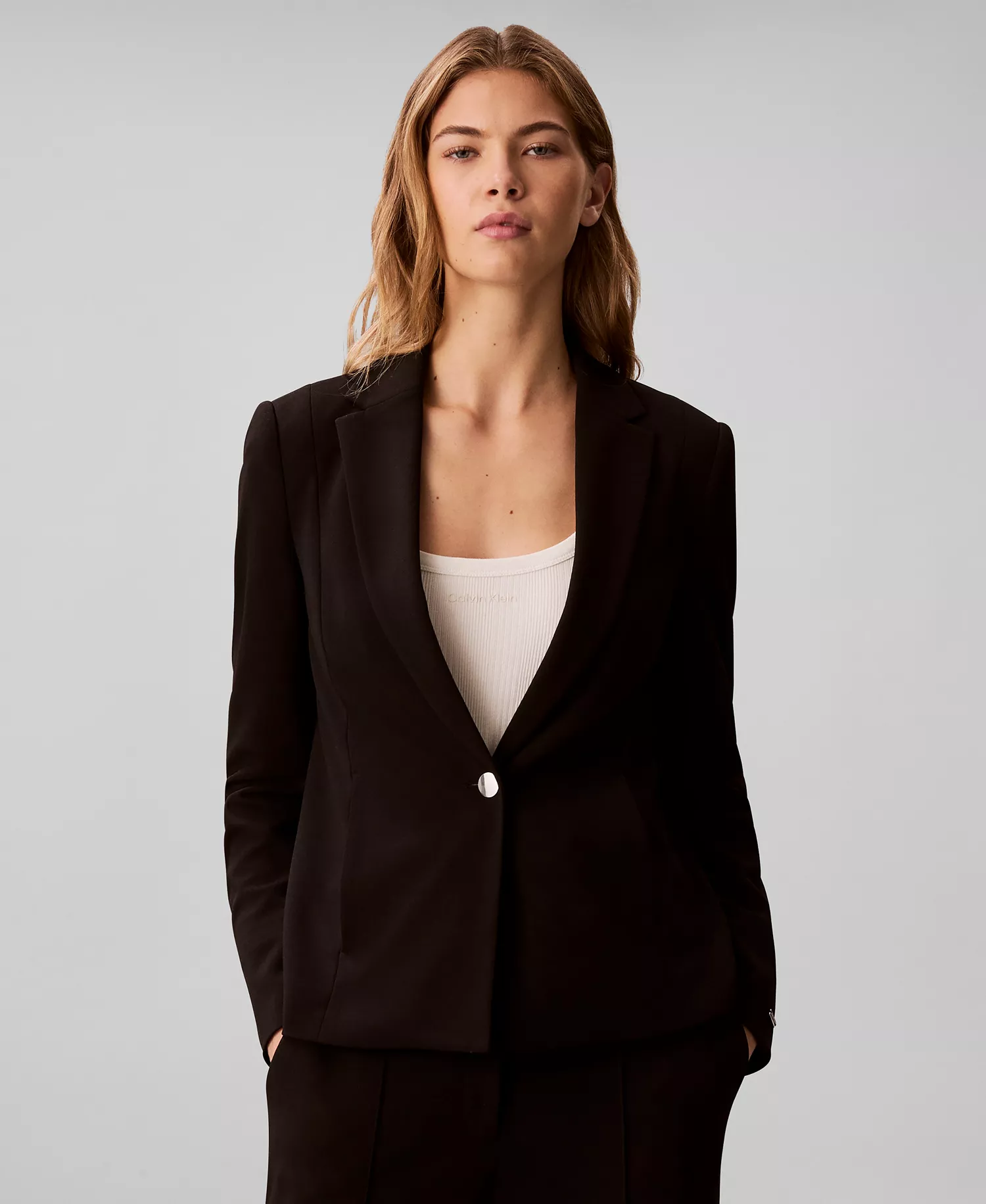 mni-7bcce4645e3f3d09f92bd5178872f315 Women's Notch Lapel Classic Blazer