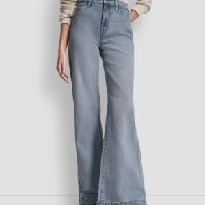 Women's High Rise Relaxed Flare Fit Jeans