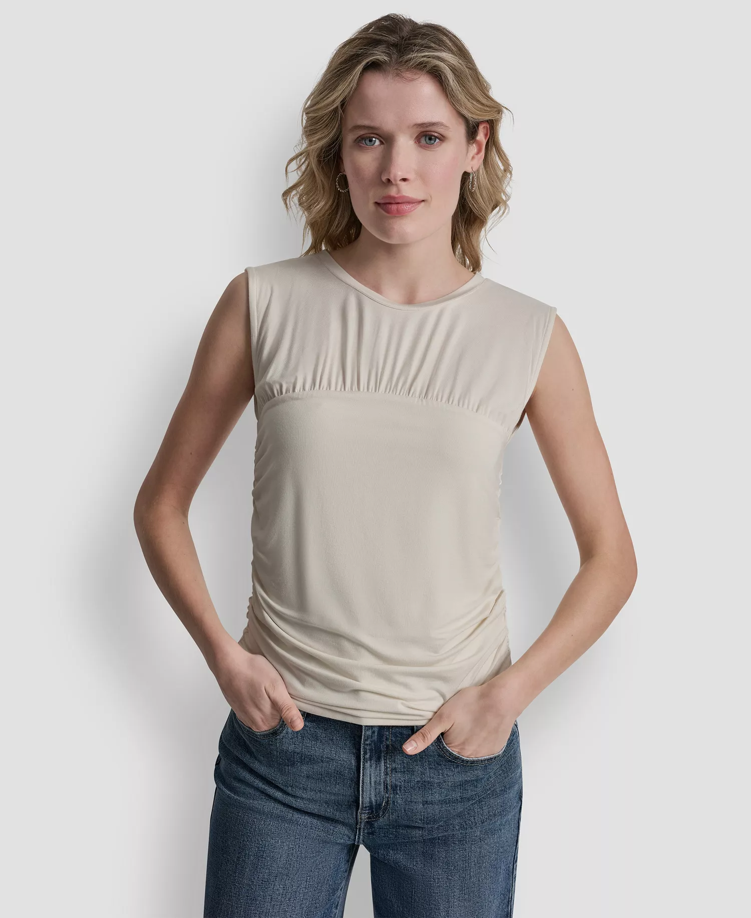 mni-a4e2c983ecd85f8b9d6b3a9898513a7b Women's Crewneck Sleeveless Top — изображение 3