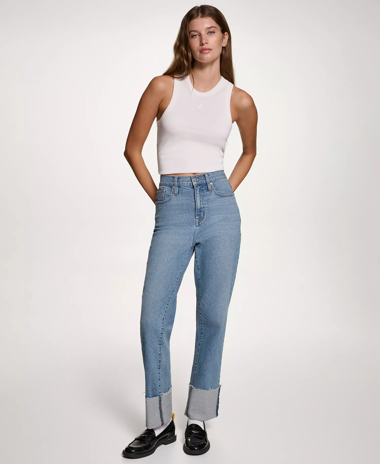 mni-b56eeb7892af4d7b86720fd4f736c2cc Women's High-Rise Classic Cuffed Straight-Leg Jeans — изображение 3