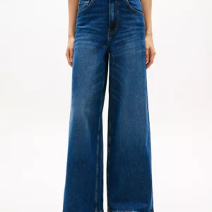 Women's Wide-Leg High-Waist Jeans