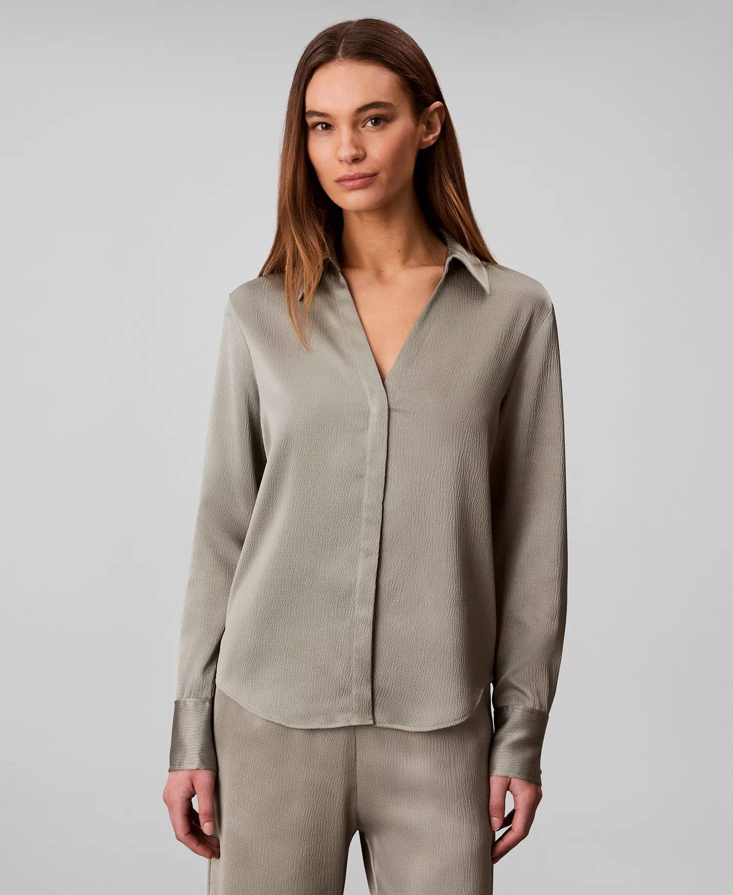 mni-bfa098f1b9deb11da3a4f574b8c82f65 Women's Hammered Fitted Collared Shirt