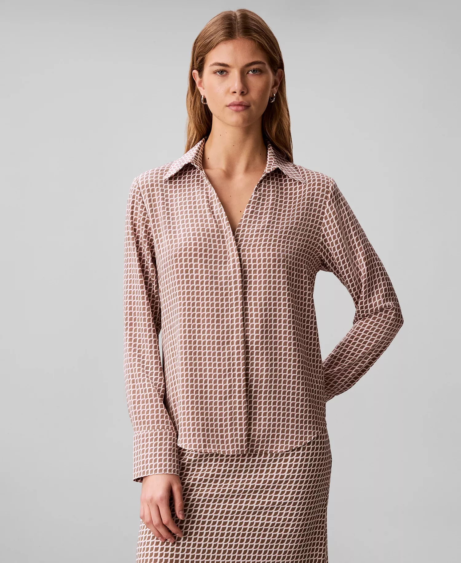 mni-e2c95c6a0116e50f3e63c2e6e9155e7d Women's Printed Button-Down Shirt and Women's Printed Midi Skirt