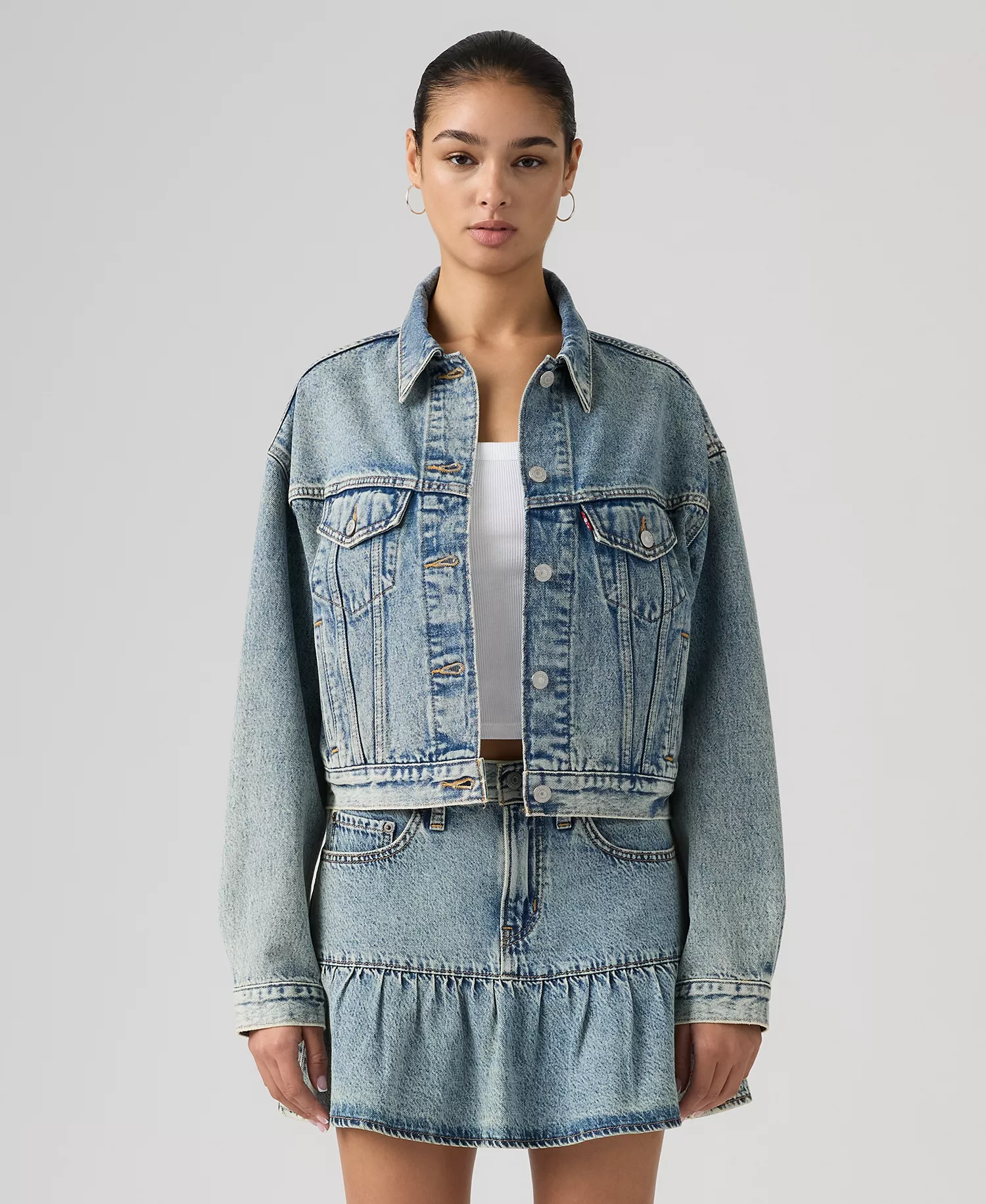 mni-e3426fffe646468b4eb630c540fe641c Women's Shrunken '90s Trucker Jacket — изображение 3