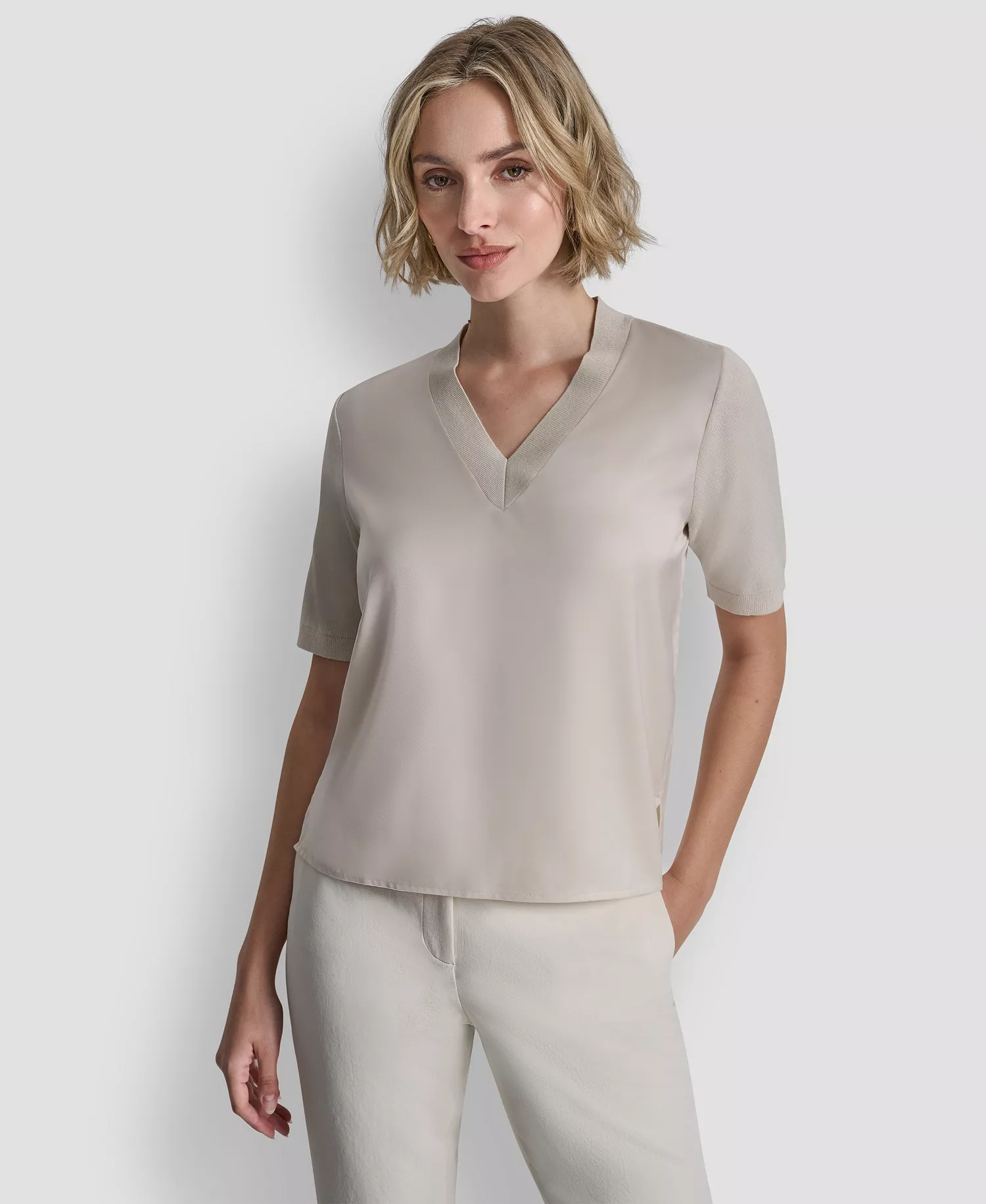 mni-eeba237bbb67e09a0a7181dbe6813a52 Women's V-Neck Short-Sleeve Sweater
