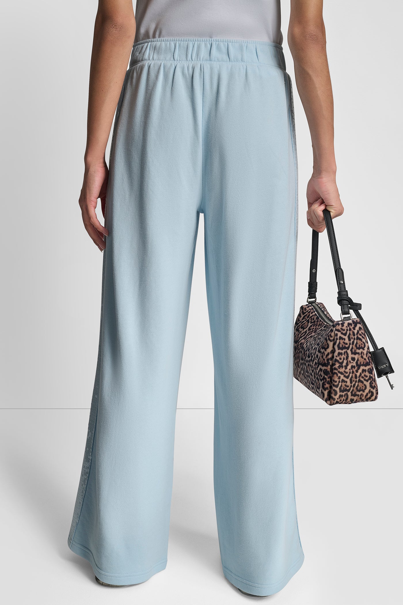 dknydj16825 26r dj6p3115 mon retaila f7444ad9 791e 41bd 8af4 ed52f742a3d0 1 dknydj16825 26r dj6p3115 mon retaila f7444ad9 791e 41bd 8af4 ed52f742a3d0 1