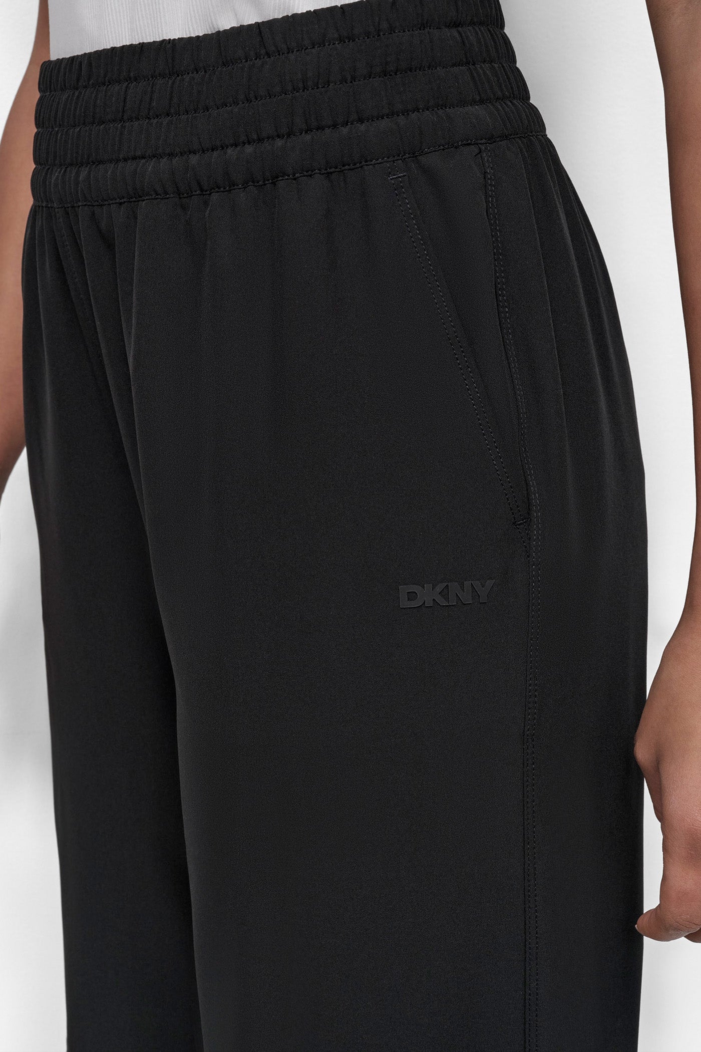 dknydp07425 4 dp5p3686 blk alt1 65c3ead4 2d31 481e 9e24 8b3747b755c2 1 dknydp07425 4 dp5p3686 blk alt1 65c3ead4 2d31 481e 9e24 8b3747b755c2 1