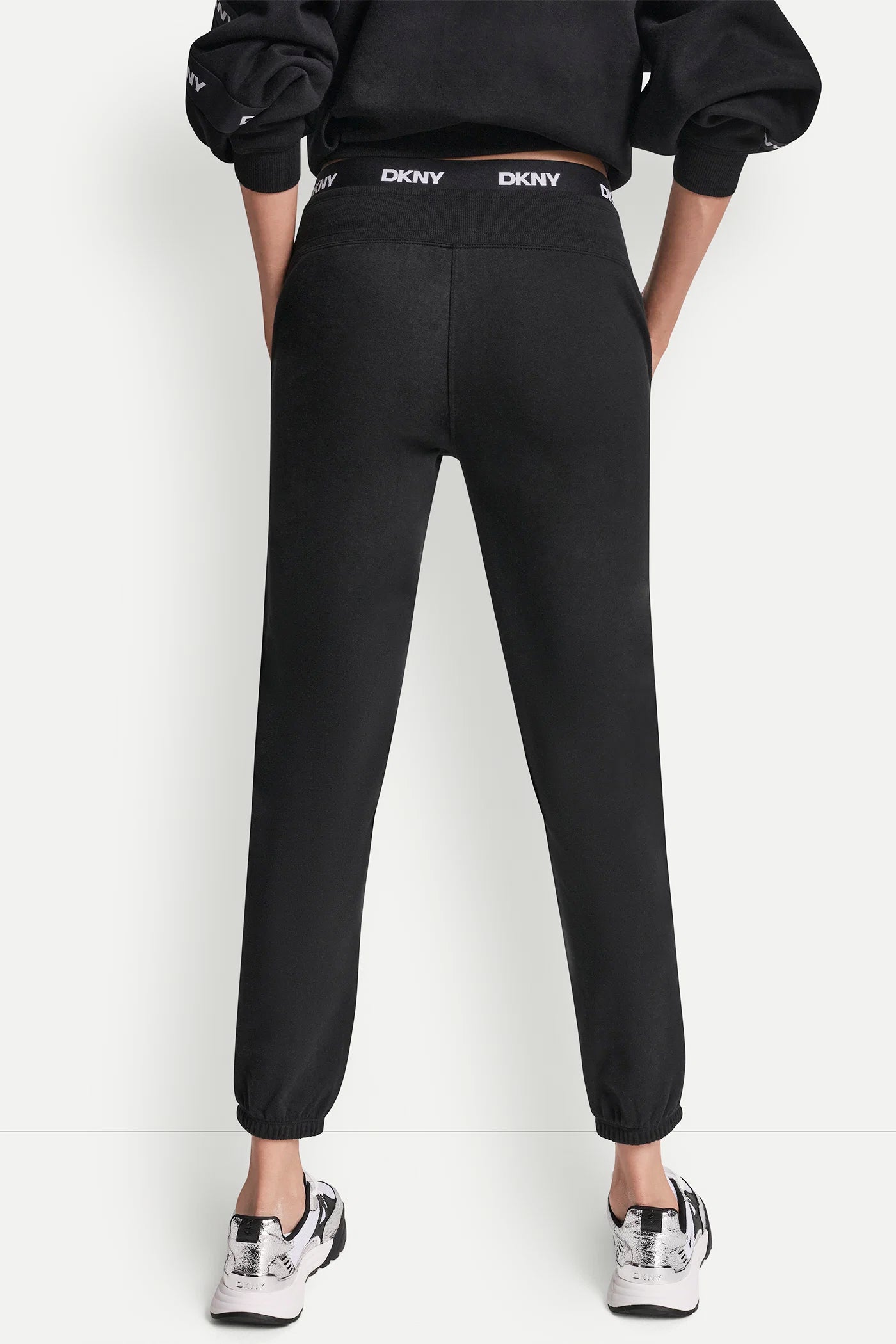 dknydp24225 64 dp6p3857 blk b 938a0f9b 718a 48fa a09e 0672f13ecfd2 dknydp24225 64 dp6p3857 blk b 938a0f9b 718a 48fa a09e 0672f13ecfd2
