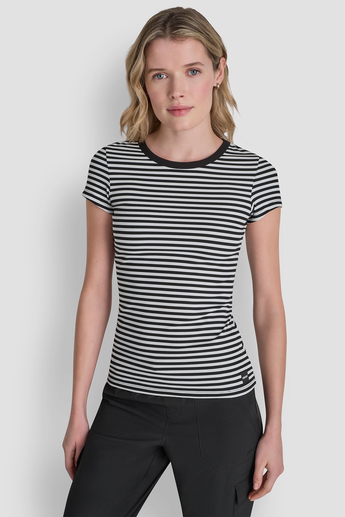 dknydp27425 34 dp6t1325 iqv f dknydp27425 34 dp6t1325 iqv f