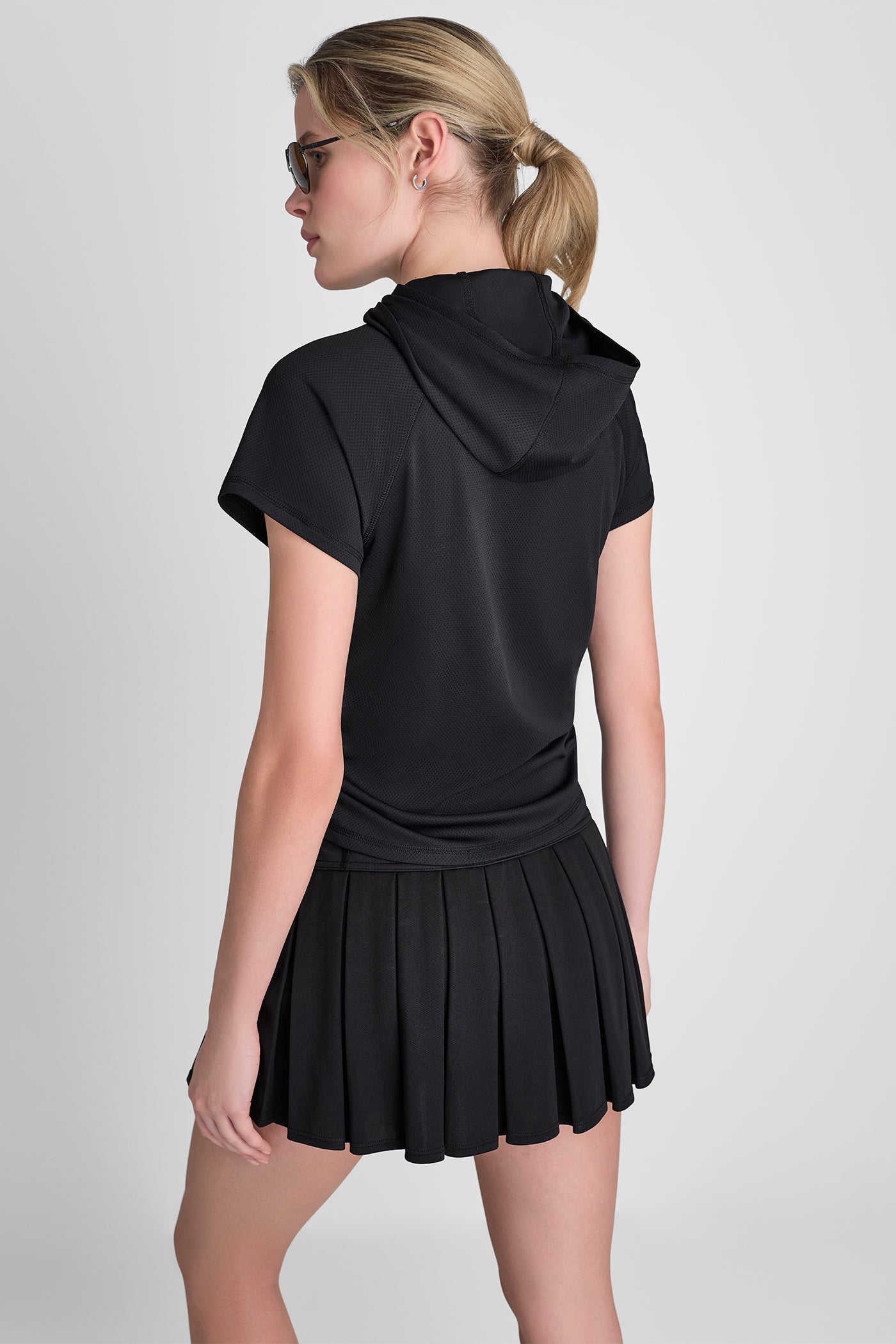 dknydp27425 44r dp6t1585 blk retaile 1 dknydp27425 44r dp6t1585 blk retaile 1
