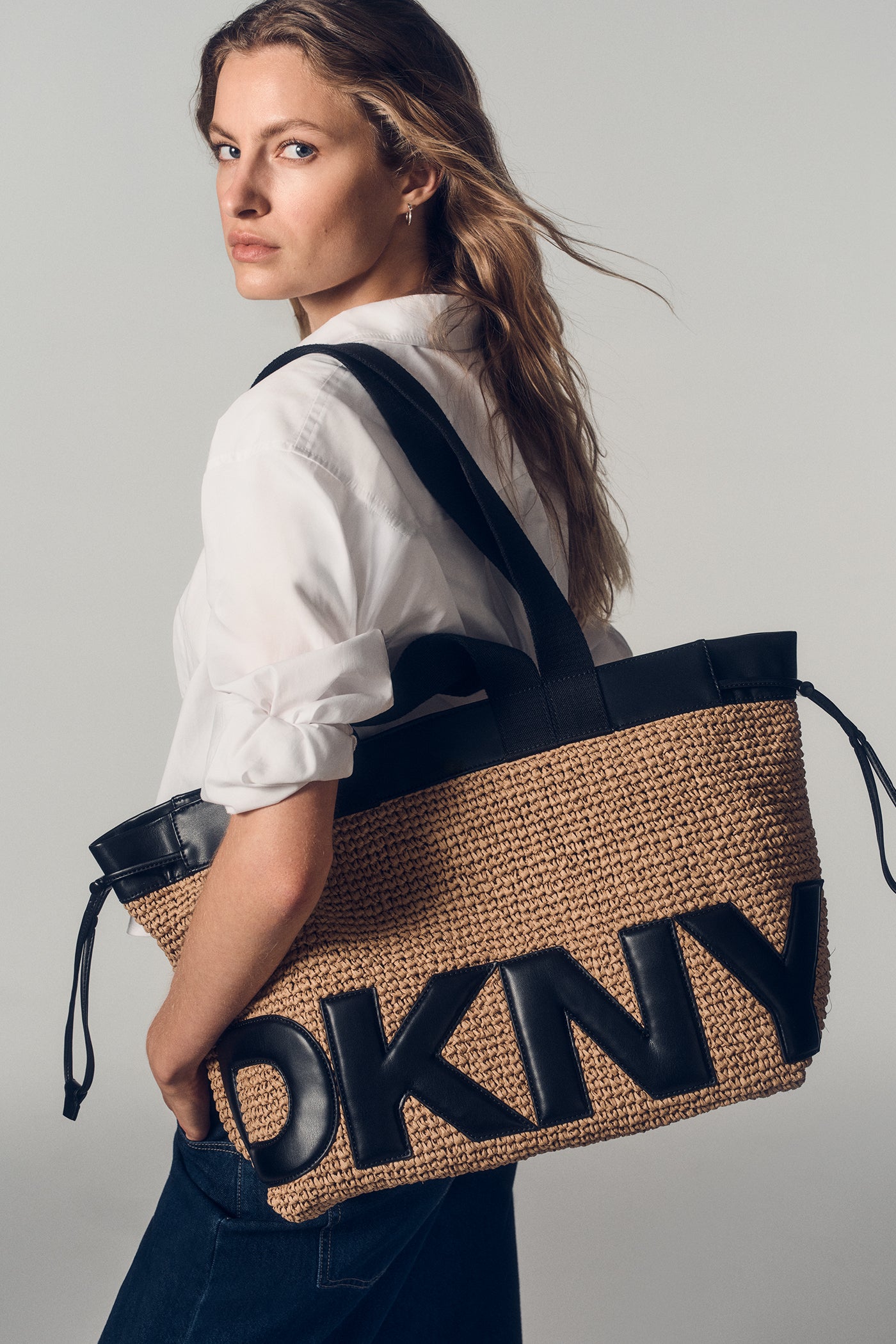 dkny sp26 editorial 29 1400x2100 a42c6d9a 8a8a 451b ac58 f4b262c06405 dkny sp26 editorial 29 1400x2100 a42c6d9a 8a8a 451b ac58 f4b262c06405