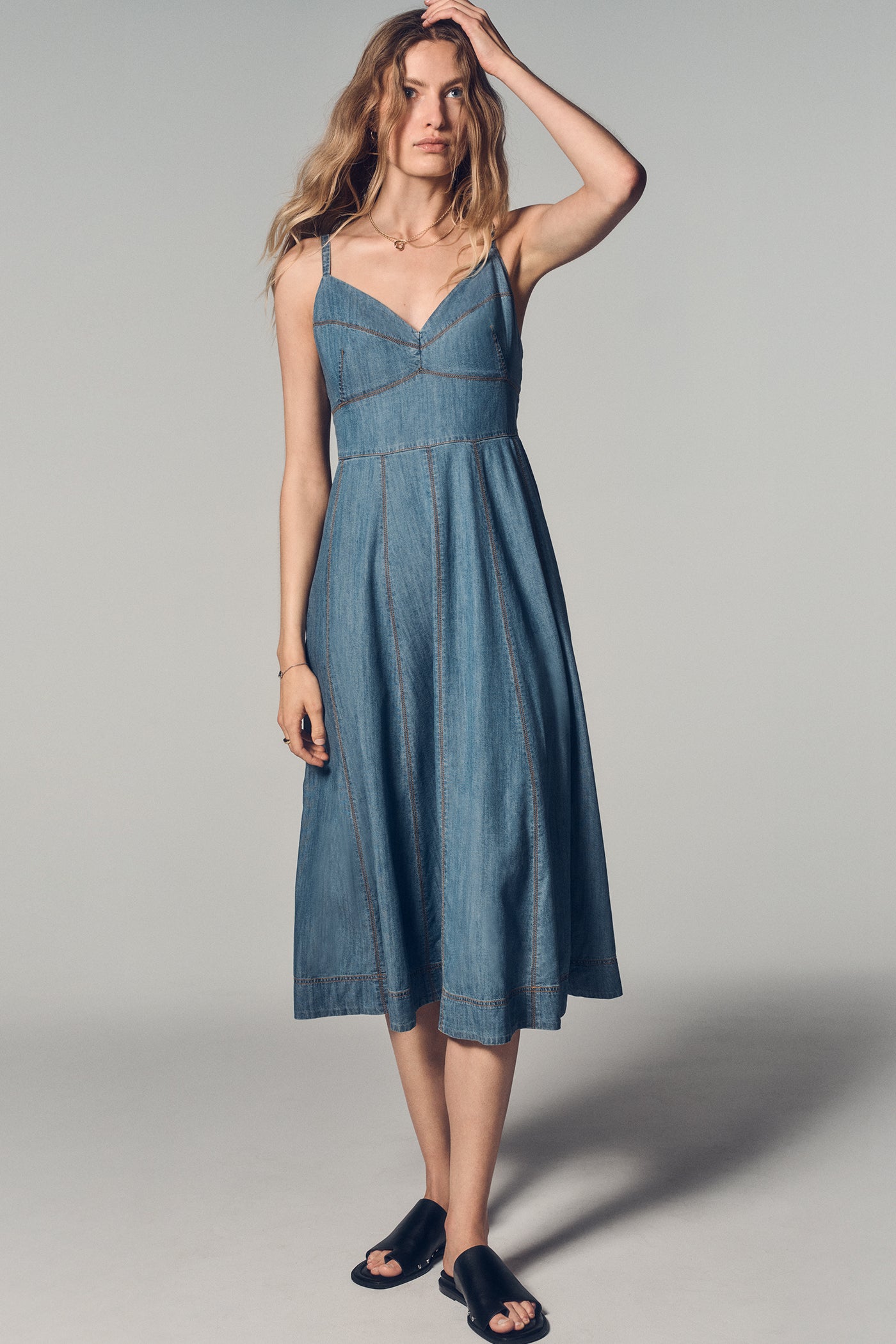 dkny sp26 editorial 31 1400x2100 83853a78 f822 4d67 80a1 c82bd4c521f2 dkny sp26 editorial 31 1400x2100 83853a78 f822 4d67 80a1 c82bd4c521f2