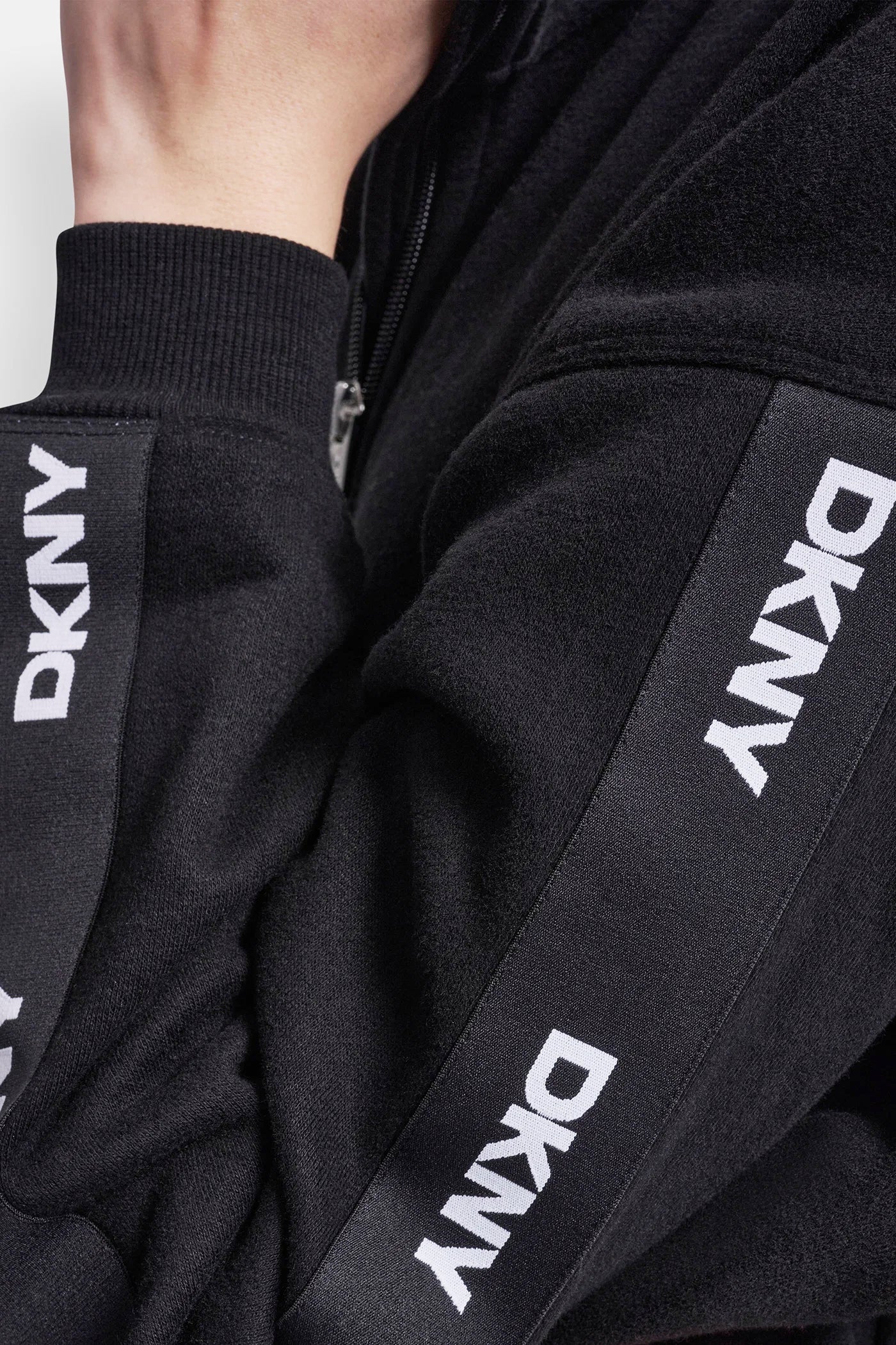 dknydp24125 8 dp6t1656 blk alt3 8efb8b5d 319f 4860 a448 affd7d9d3699 dknydp24125 8 dp6t1656 blk alt3 8efb8b5d 319f 4860 a448 affd7d9d3699