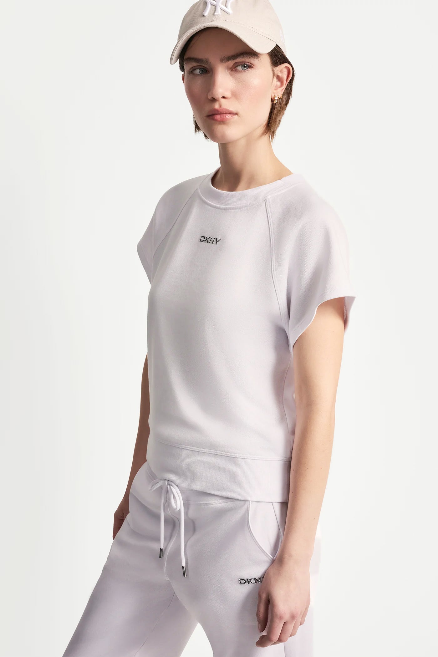 dknydp24925 32r dp6t1611 wht retaild ad6dbf18 c1d2 4422 a00b 5e7bc7f119b2 dknydp24925 32r dp6t1611 wht retaild ad6dbf18 c1d2 4422 a00b 5e7bc7f119b2