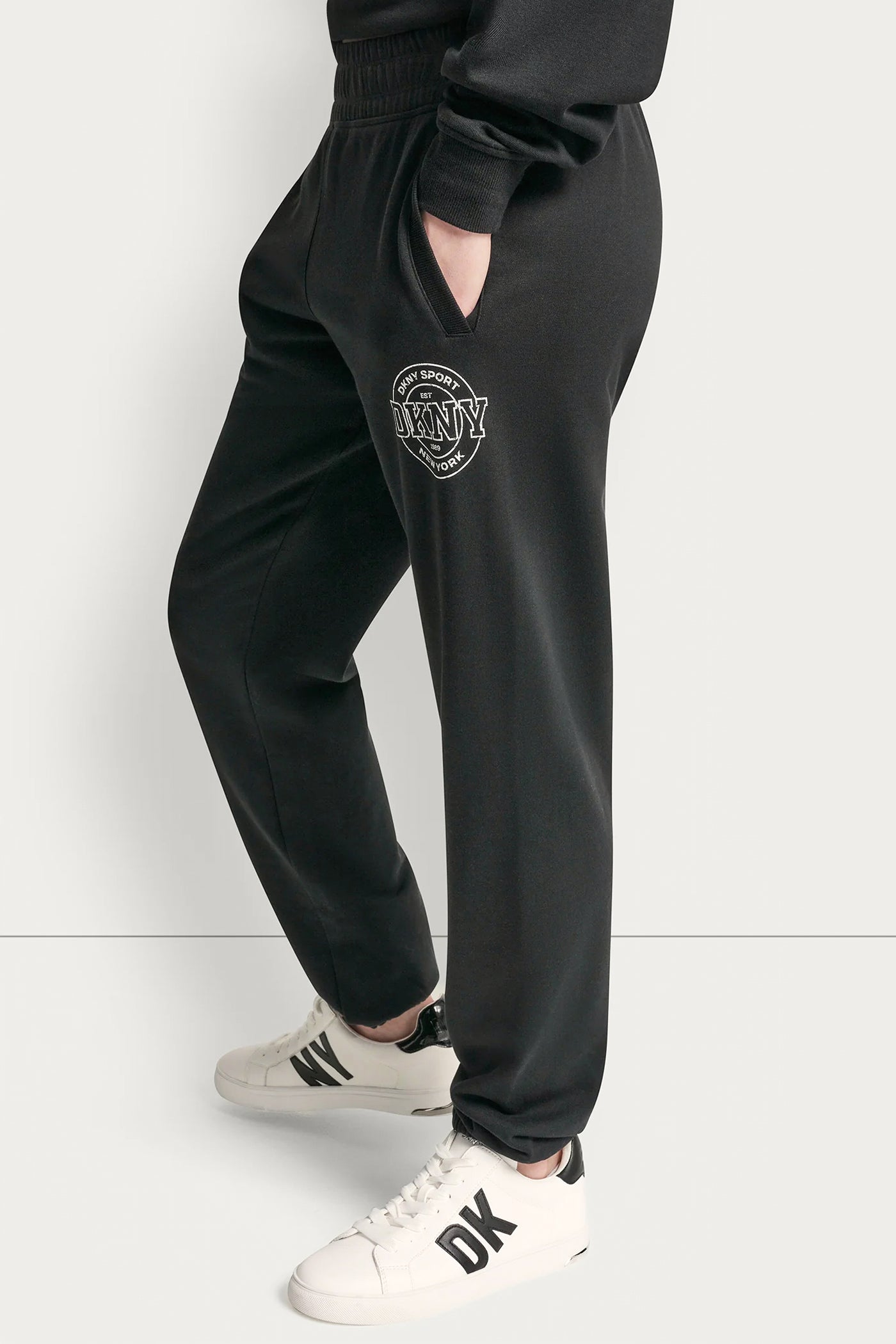 dknydp24925 52 dp6p3831 blk s a45d2c51 f273 41a6 941d 5a3c01eb6797 dknydp24925 52 dp6p3831 blk s a45d2c51 f273 41a6 941d 5a3c01eb6797
