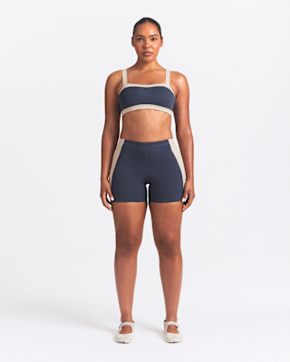 nikeskims matte shine mix Женские шорты 5 дюймов nikeskims matte shine mix Женские шорты 5 дюймов
