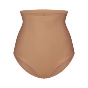 skims body core sculpt butt lifting brief