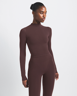 nikeskims vintage seamless Женский укороченный топ с воротником стойкой nikeskims vintage seamless Женский укороченный топ с воротником стойкой