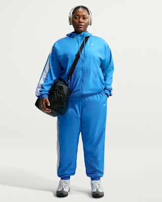 nike sportswear classic wovens Женские свободные джоггеры средней посадки с защитой от ультрафиолета (большие размеры) nike sportswear classic wovens Женские свободные джоггеры средней посадки с защитой от ультрафиолета (большие размеры)