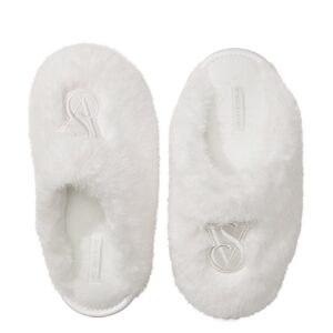 luxe plush closed toe slippers